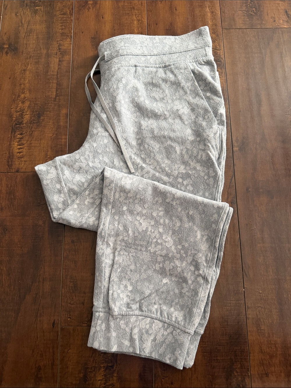 lululemon athletica Light Gray Marled Women's Joggers, 23 inch inseam